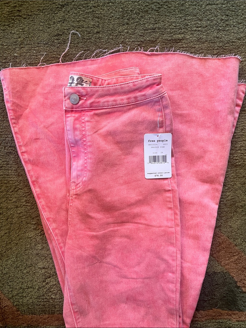 NWT Free People We The Free Prairie Pink Raw Hem Flare Jeans Size 28